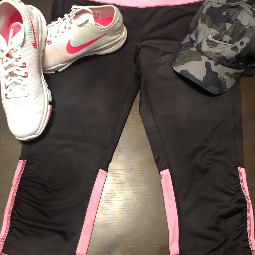 💪TEK GEAR Workout Capris 👟